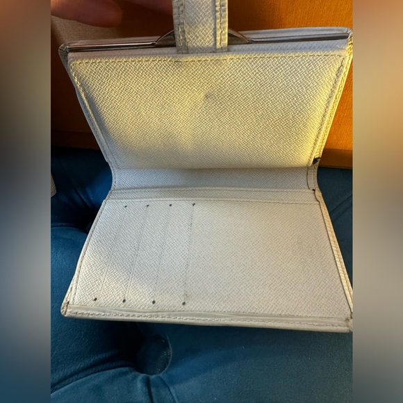 Louis Vuitton Epi kisslock/agenda BUNDLE - Picture 6 of 13